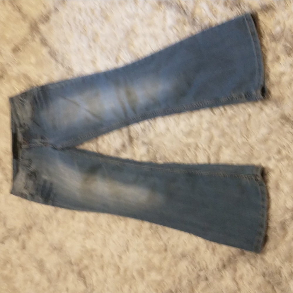 Refuge woman's size 7S distressed wide leg jeans
